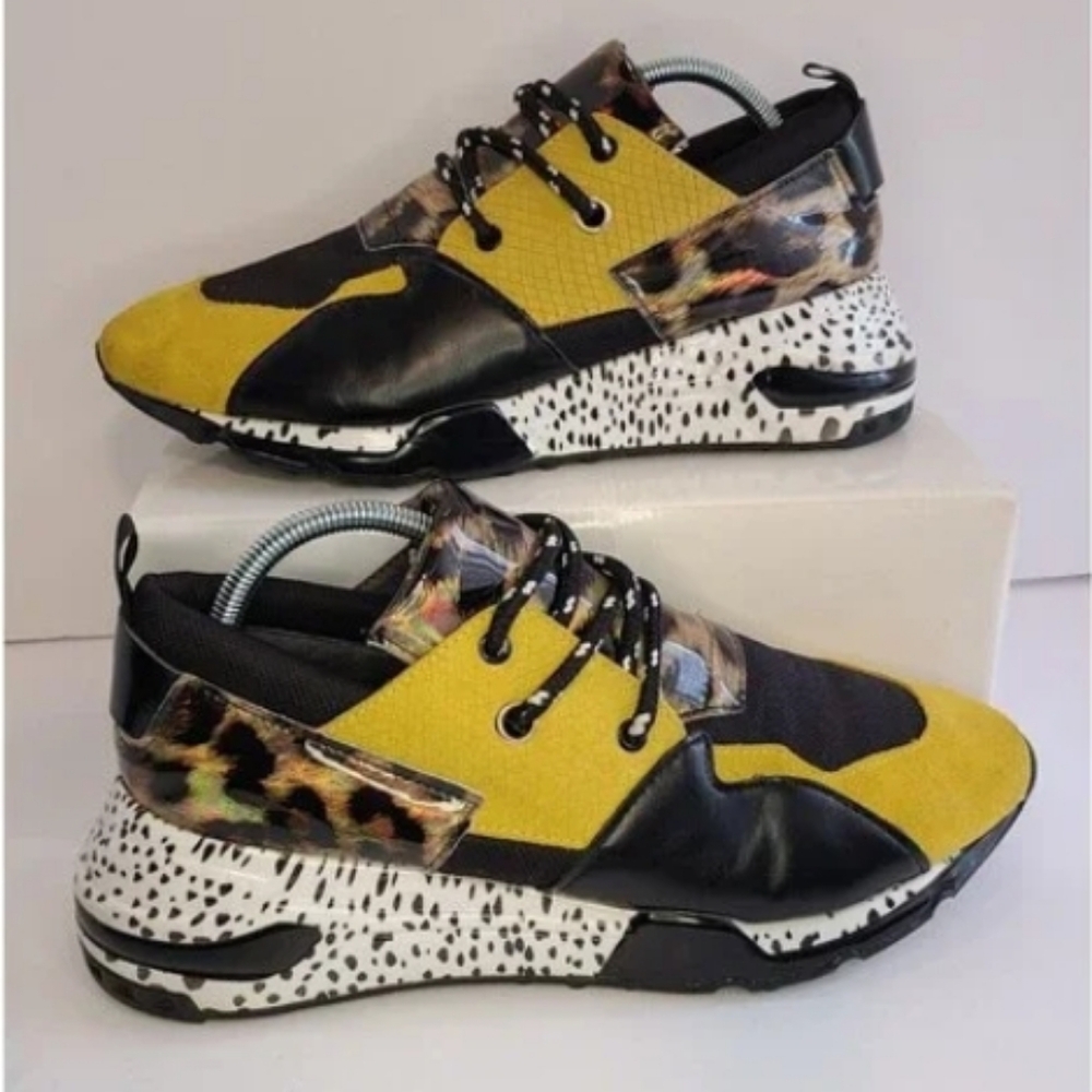 Animal print sports shoes